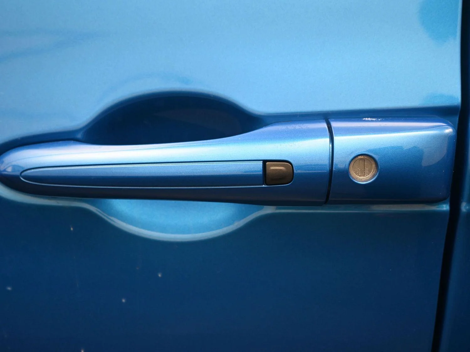 New 2026 Hydro Blue Pearl-Coat Exterior Paint Chrysler Select image 17
