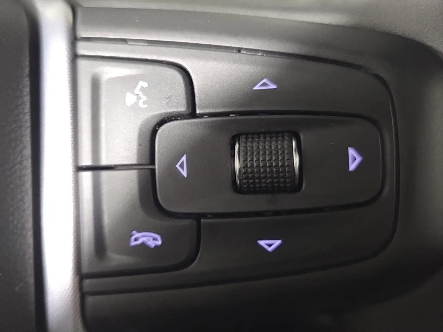 Used 2024 Onyx Black GMC SLT image 28