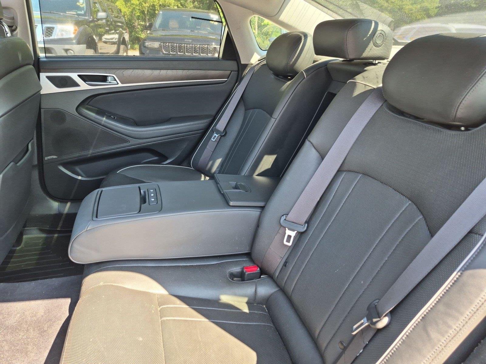 Used 2016 Parisian Gray Hyundai 3.8L image 33