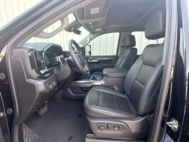 Used 2025 Black Chevrolet LTZ image 30