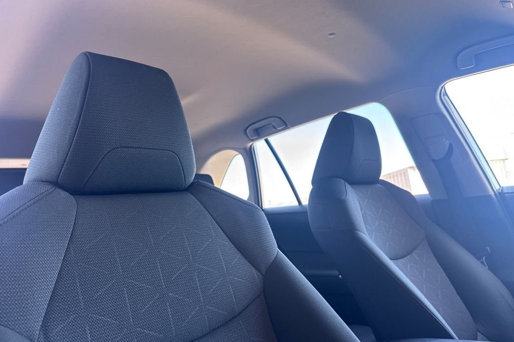 Used 2025 White Toyota XLE image 21