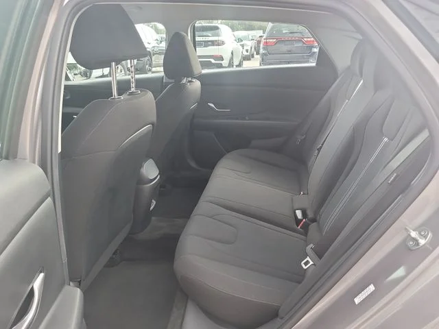 Used 2024  Hyundai SEL image 13