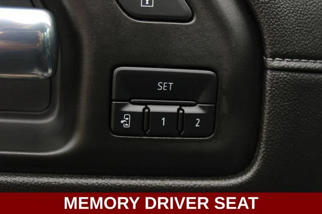 Used 2022 Gray GMC SLT image 4