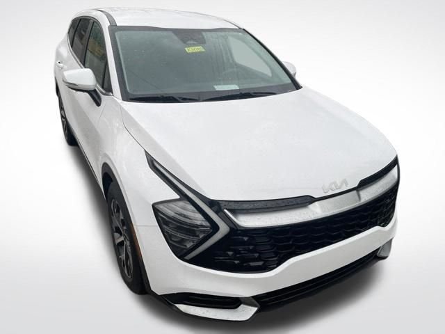 Used 2024 White Pearl Kia EX image 3