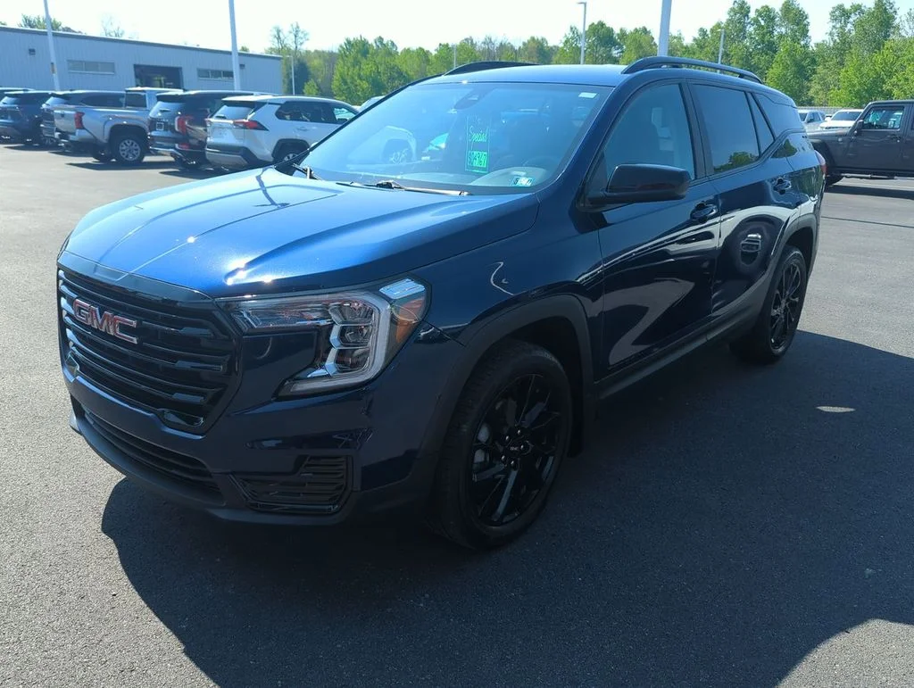 Used 2023 Blue GMC SLE image 4