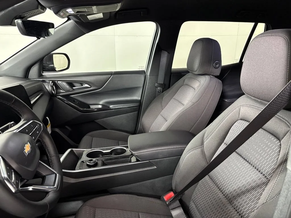 New 2026 Mosaic Black Metallic Chevrolet LT image 31
