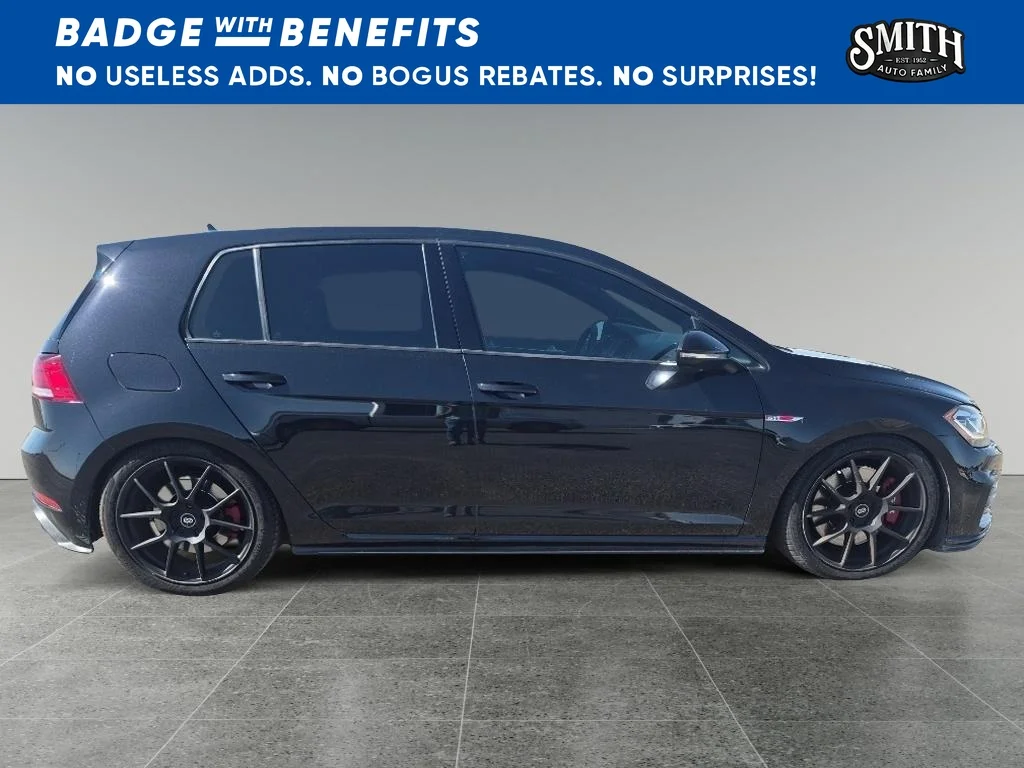 Used 2019 Deep Black Pearl Effect Volkswagen SE image 3