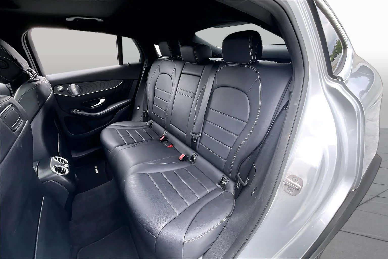 Used 2018 Iridium Silver Metallic Mercedes-Benz GLC 300 image 21