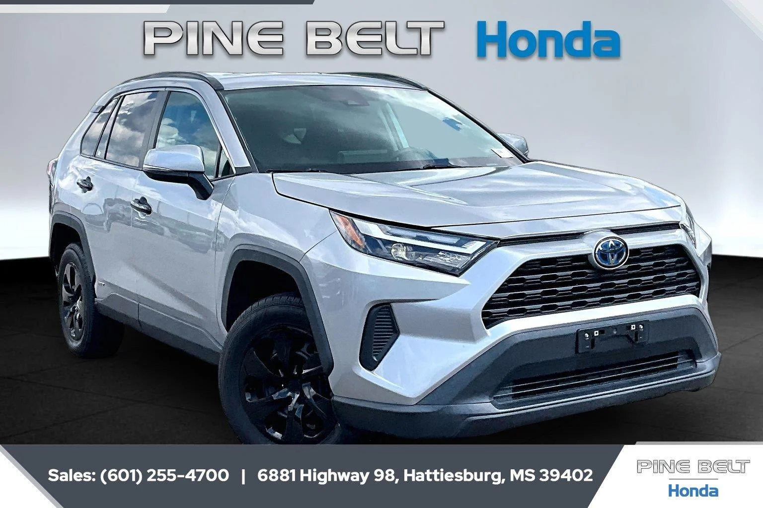 Used 2024 Silver Sky Metallic Toyota XLE image 1