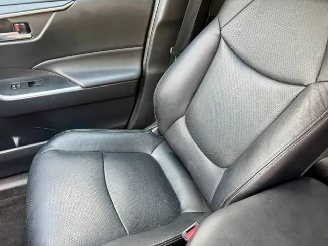 Used 2021 Black Toyota XLE image 7