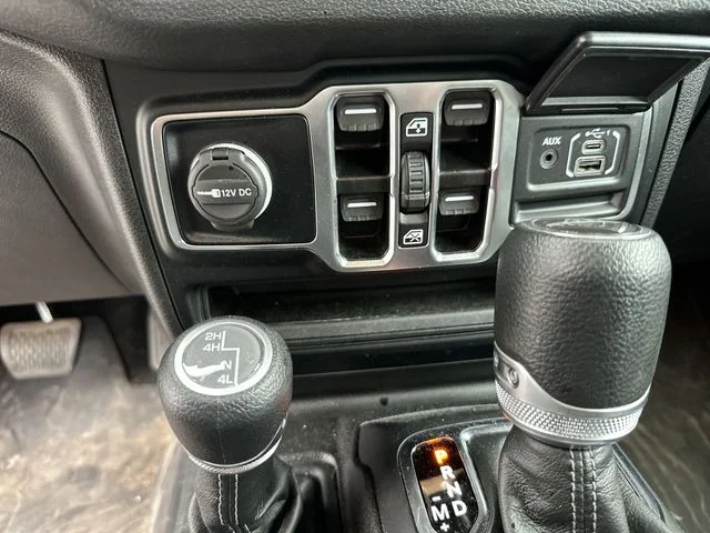 Used 2024 Gray Jeep Sport S image 17