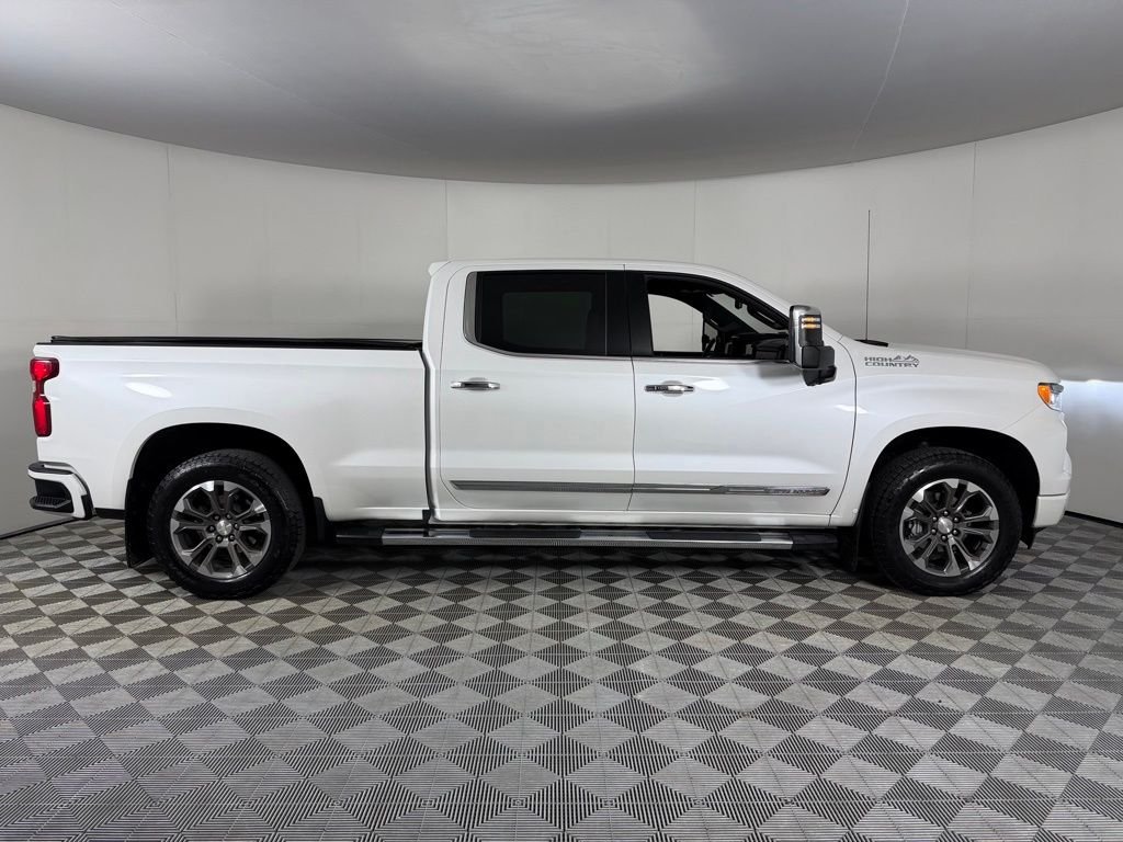 Used 2023 Beige Chevrolet High Country image 3