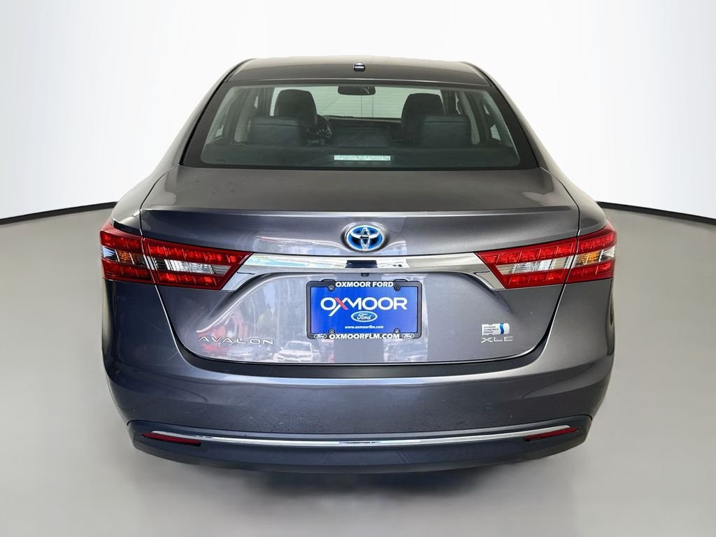 Used 2018 Magnetic Gray Metallic Toyota Hybrid XLE Premium image 6