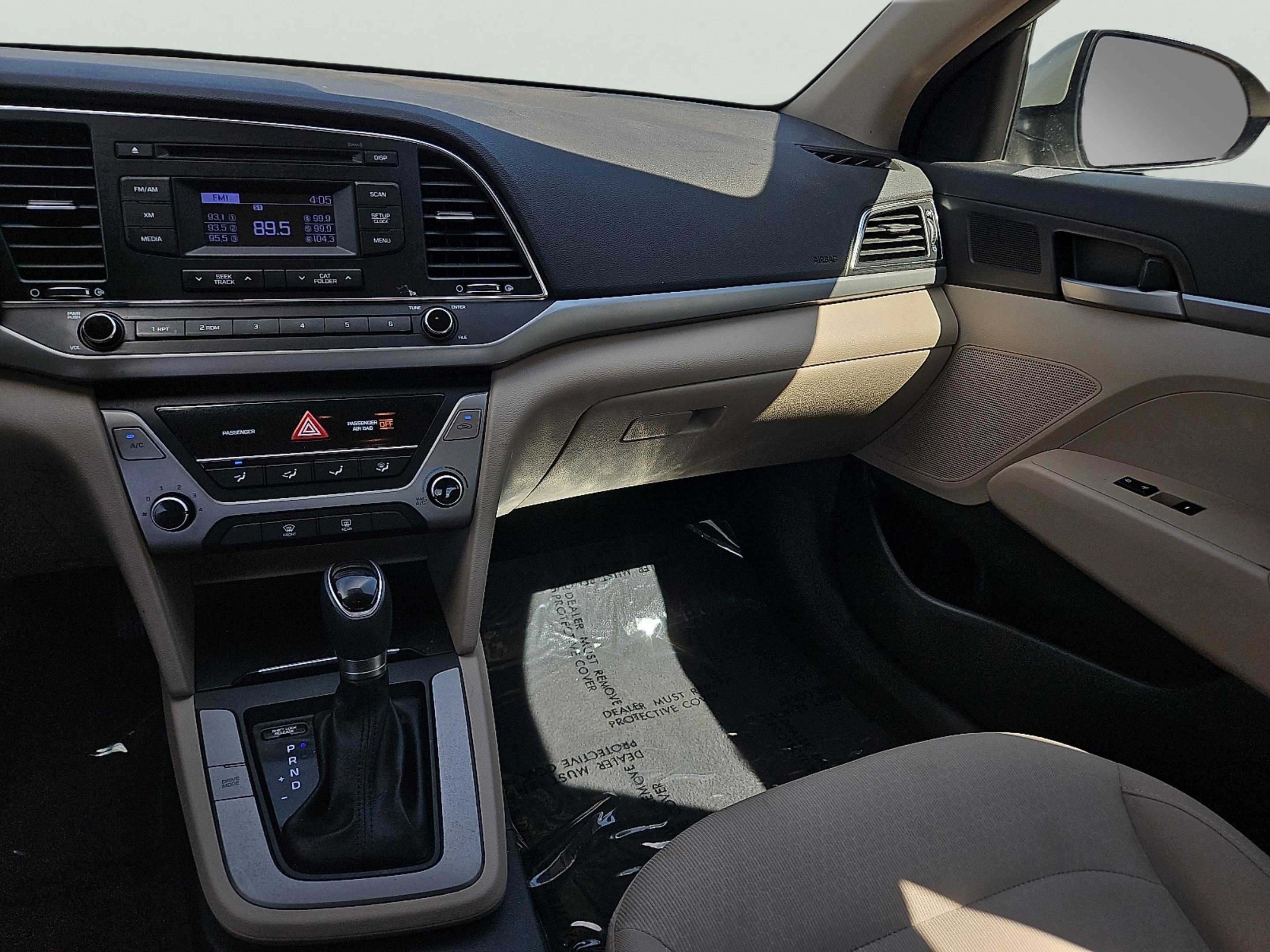 Used 2017 Mineral Beige Hyundai SE image 14