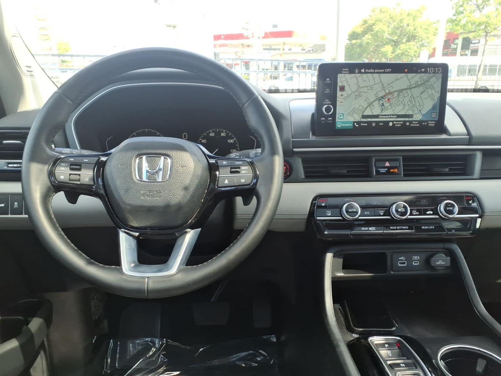 Certified Used 2023 Platinum White Pearl Honda Touring image 15