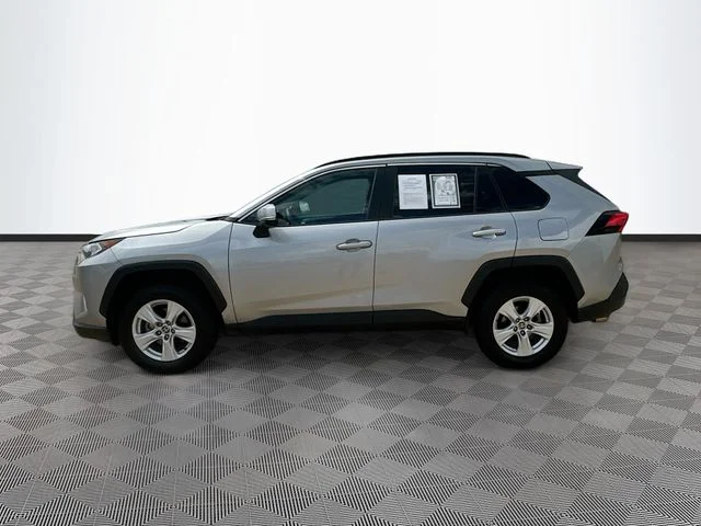 Used 2021 Silver Toyota XLE image 4