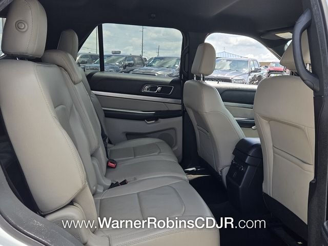 Used 2018 White Ford XLT image 16