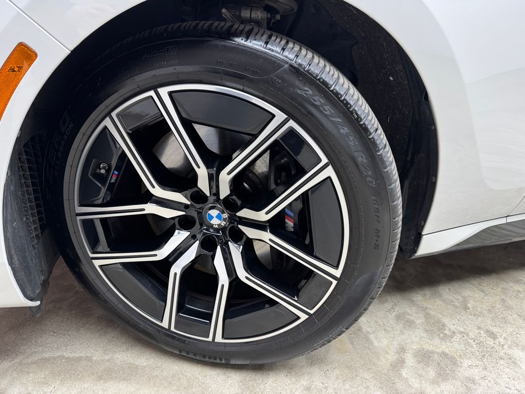 2025 BMW 7 Series 760i - Photo 28