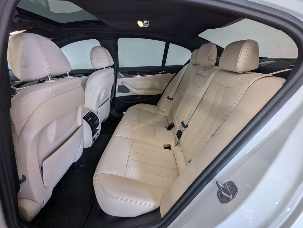 2023 BMW 5 Series 530i - Photo 14
