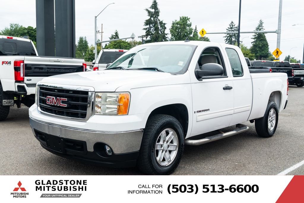 Used 2008 Summit White GMC SLE1 image 4