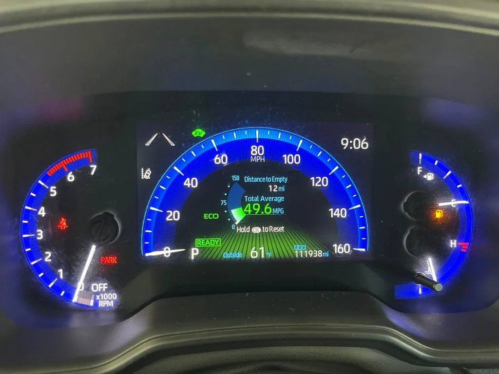 Used 2020 Silver Toyota LE image 8