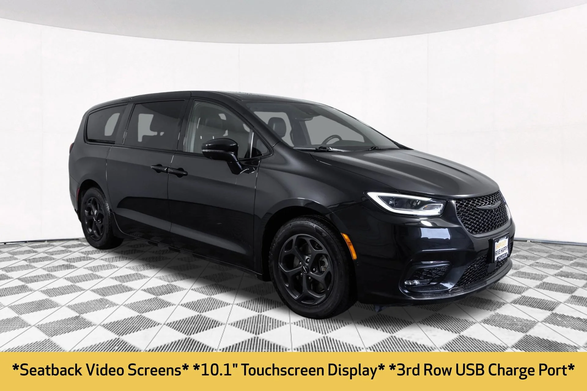 Used 2022 Black Chrysler Touring L image 26