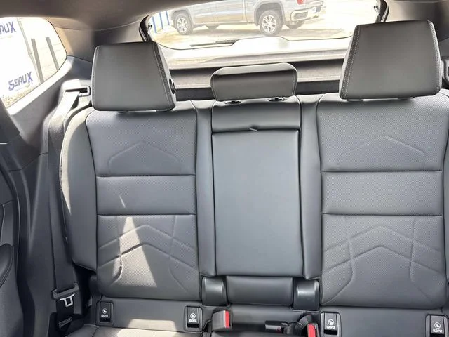 Used 2025 Silver BMW xDrive28i image 43
