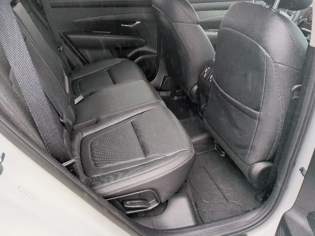 Used 2025 White Hyundai SEL Convenience image 23