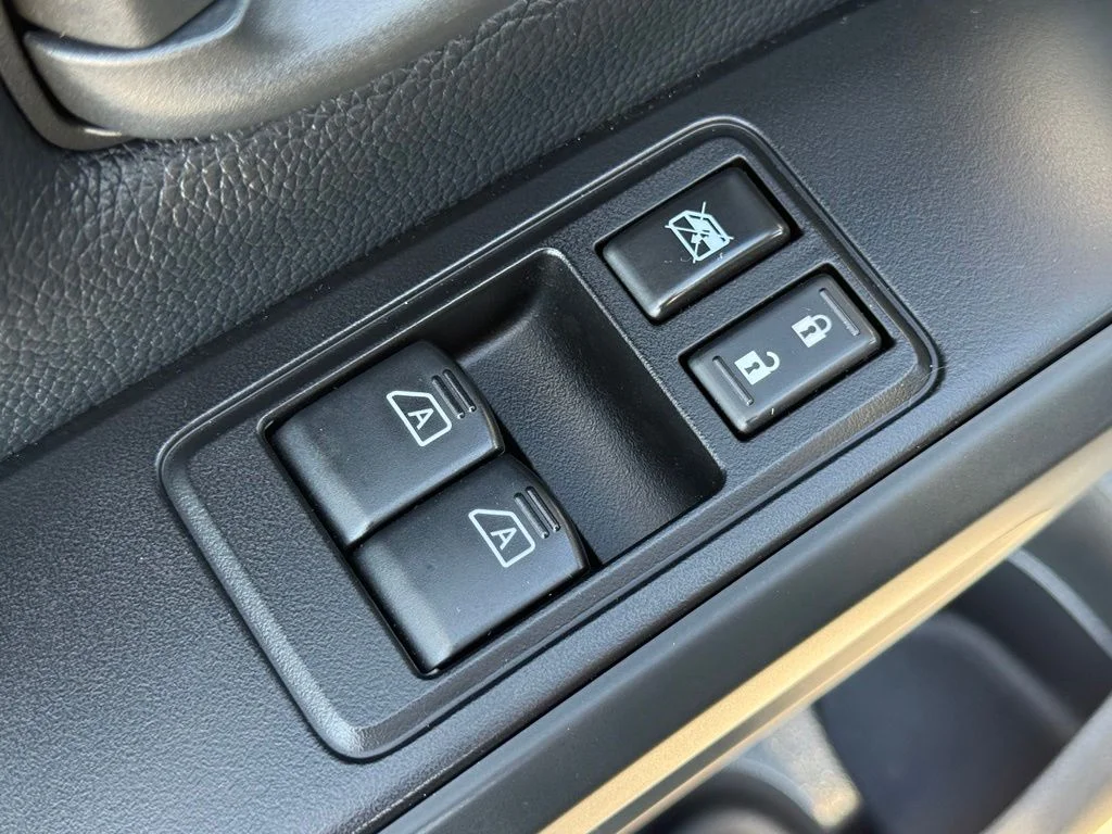 Used 2018 Black Nissan S image 16