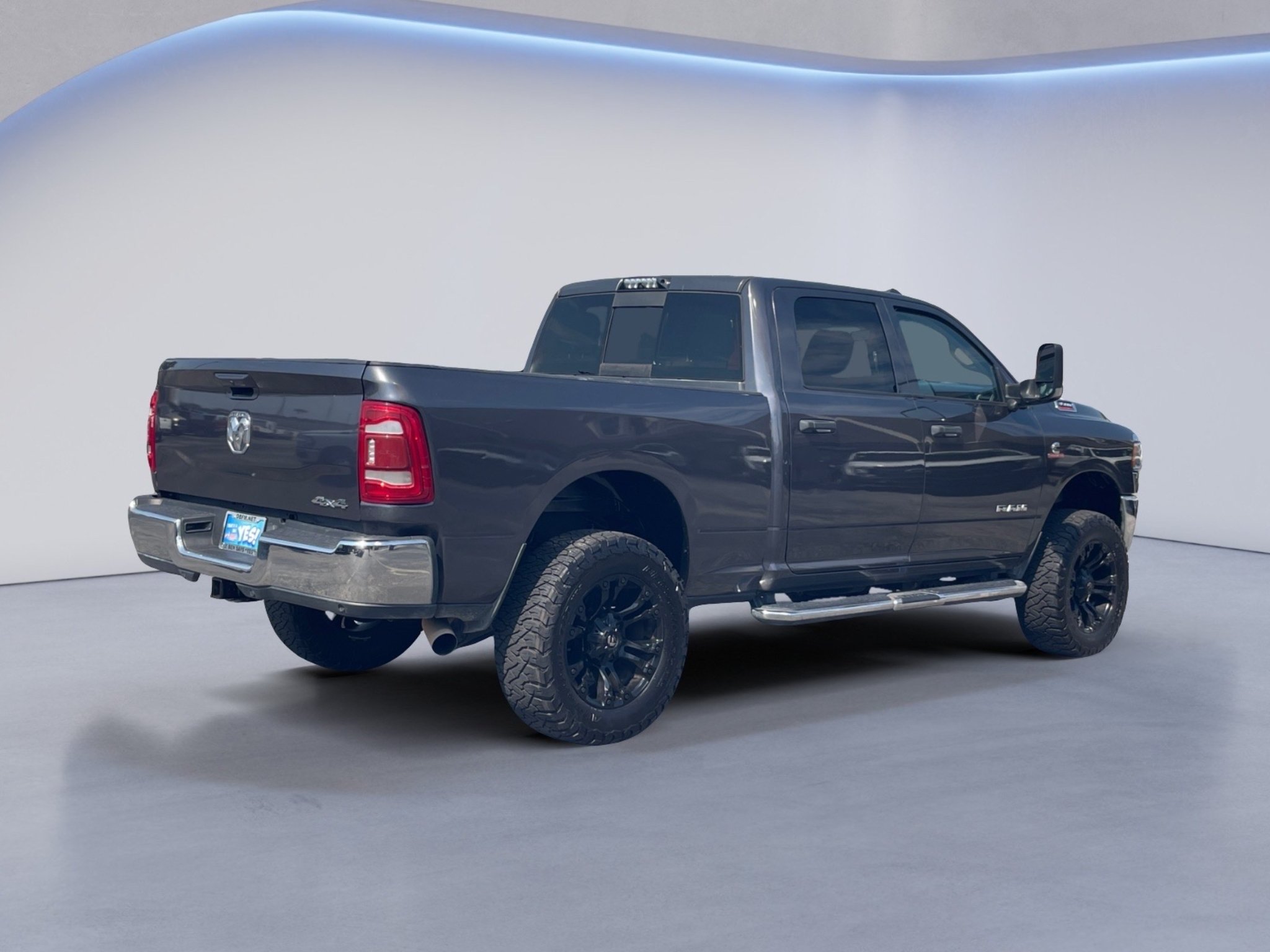 Used 2020 Granite Crystal Metallic Clearcoat Ram Tradesman image 3