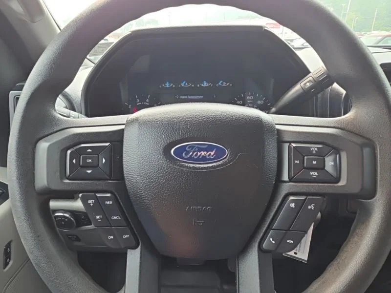 Used 2015 Blue Ford XL image 11