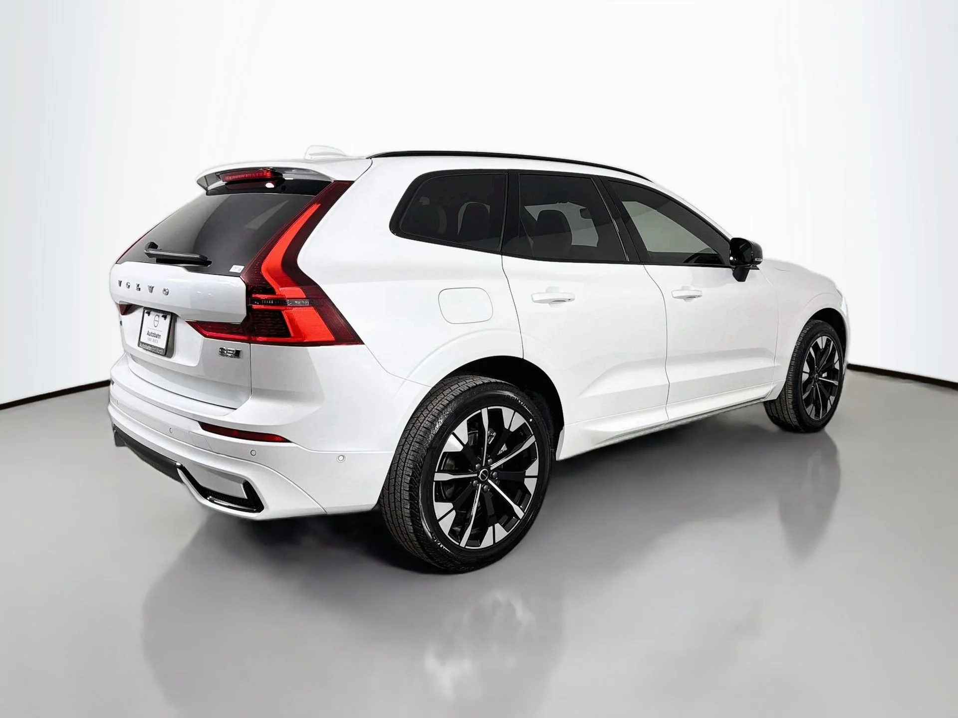 New 2026 Crystal White Volvo Plus image 6
