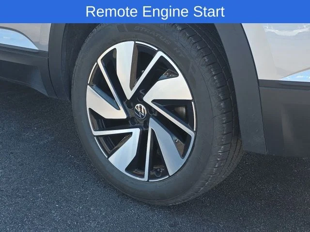 Used 2026 Silver Mist Metallic Volkswagen 2.0T SE w/Technology image 9