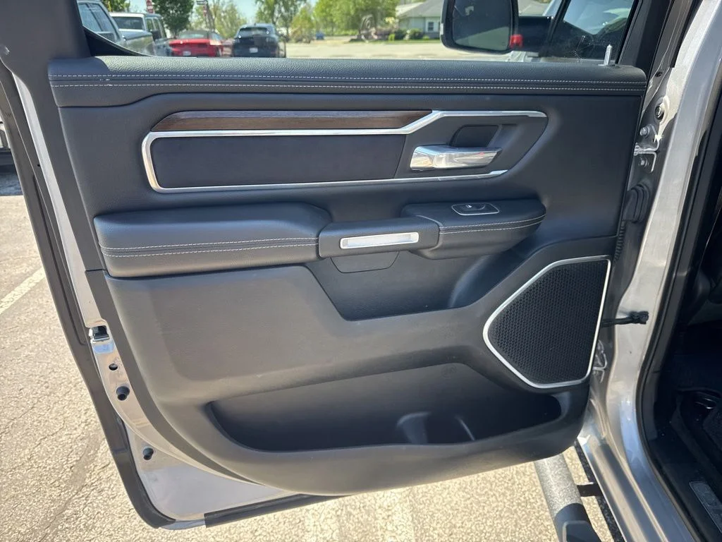 Used 2021 Silver Ram Laramie image 29