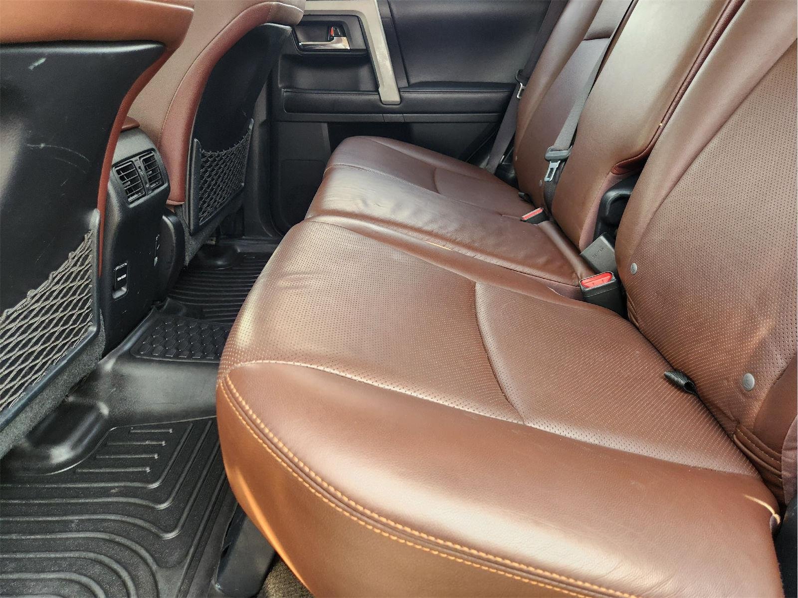 2018 Toyota 4Runner photo 31 of 34