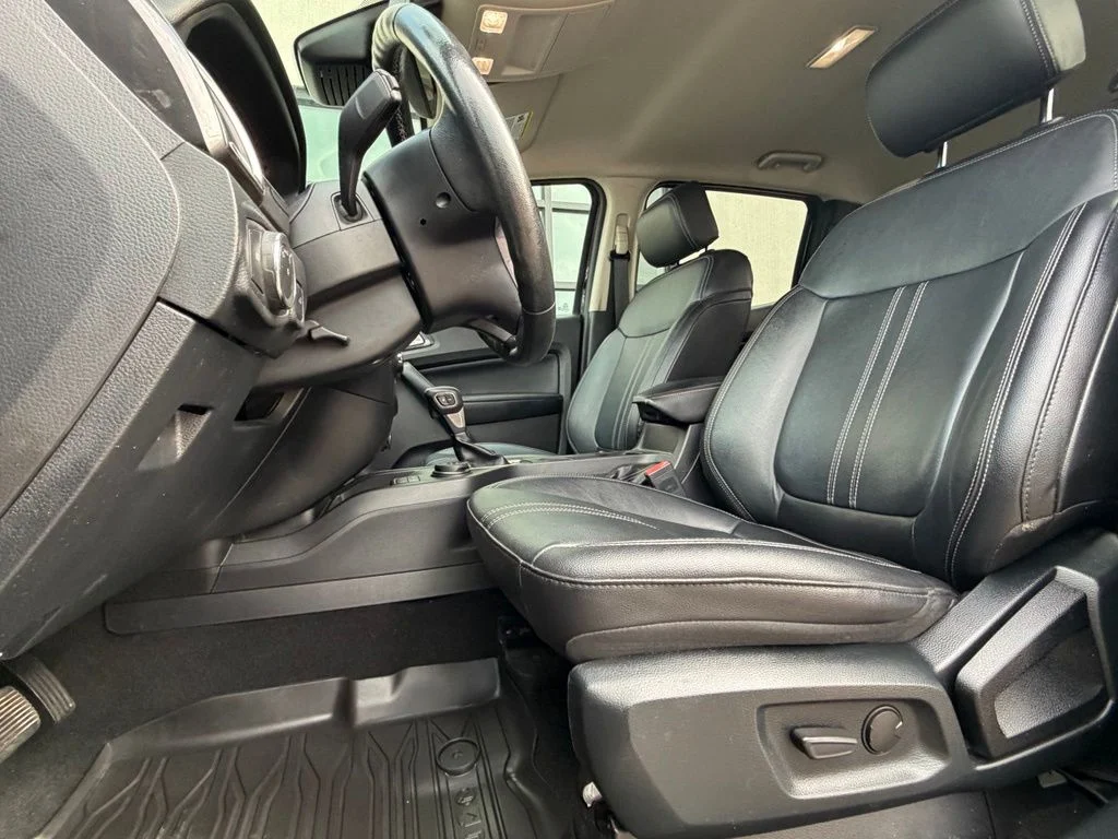 Used 2020 Black Ford Lariat image 6