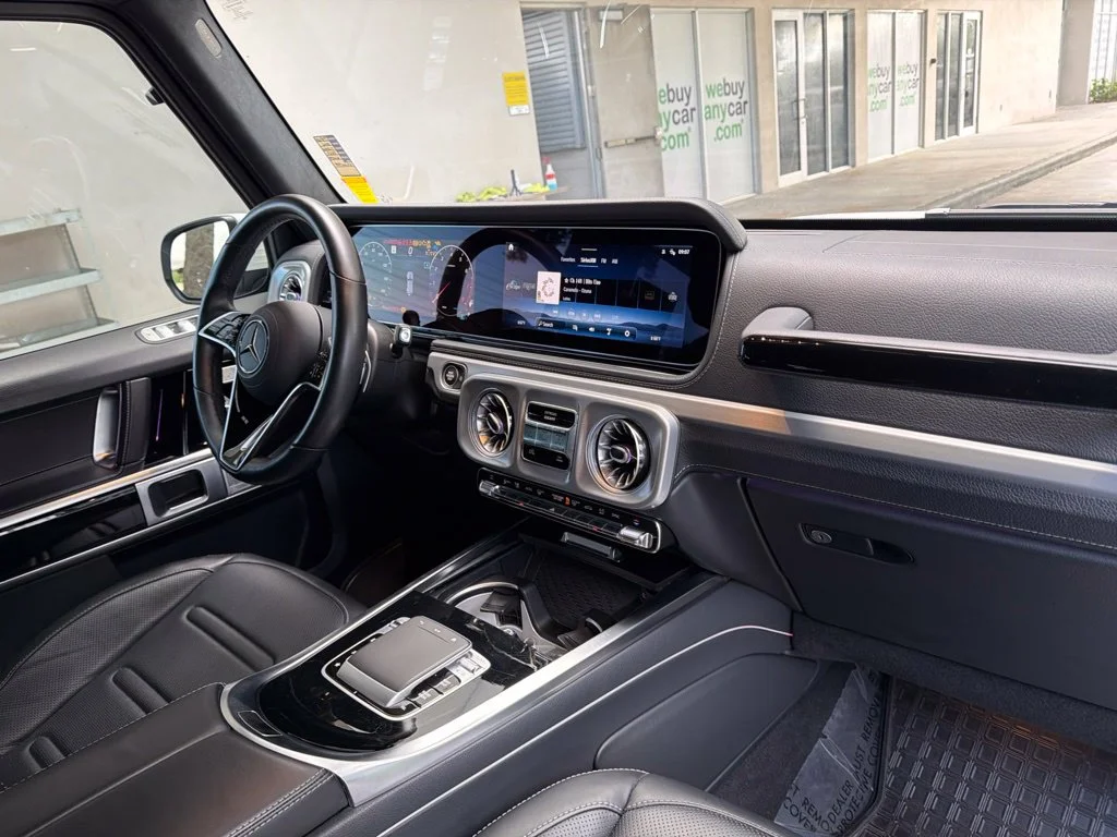 Used 2025 White Mercedes-Benz G 550 image 25