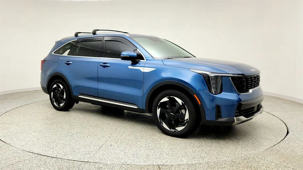 Used 2025 Mineral Blue Kia EX AWD image 3