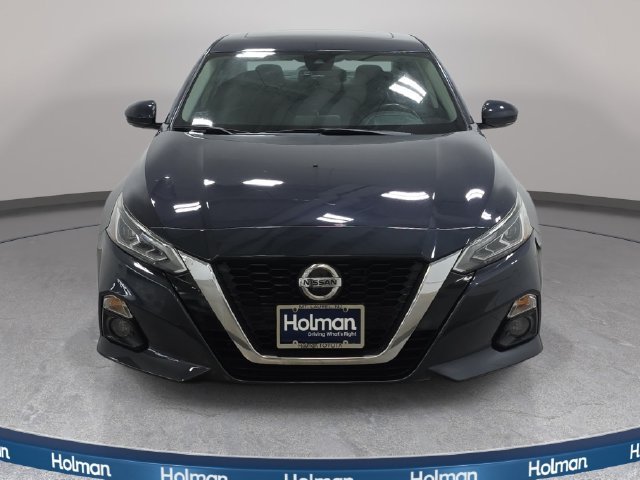 Used 2019 Blue Nissan 2.5 SV image 3