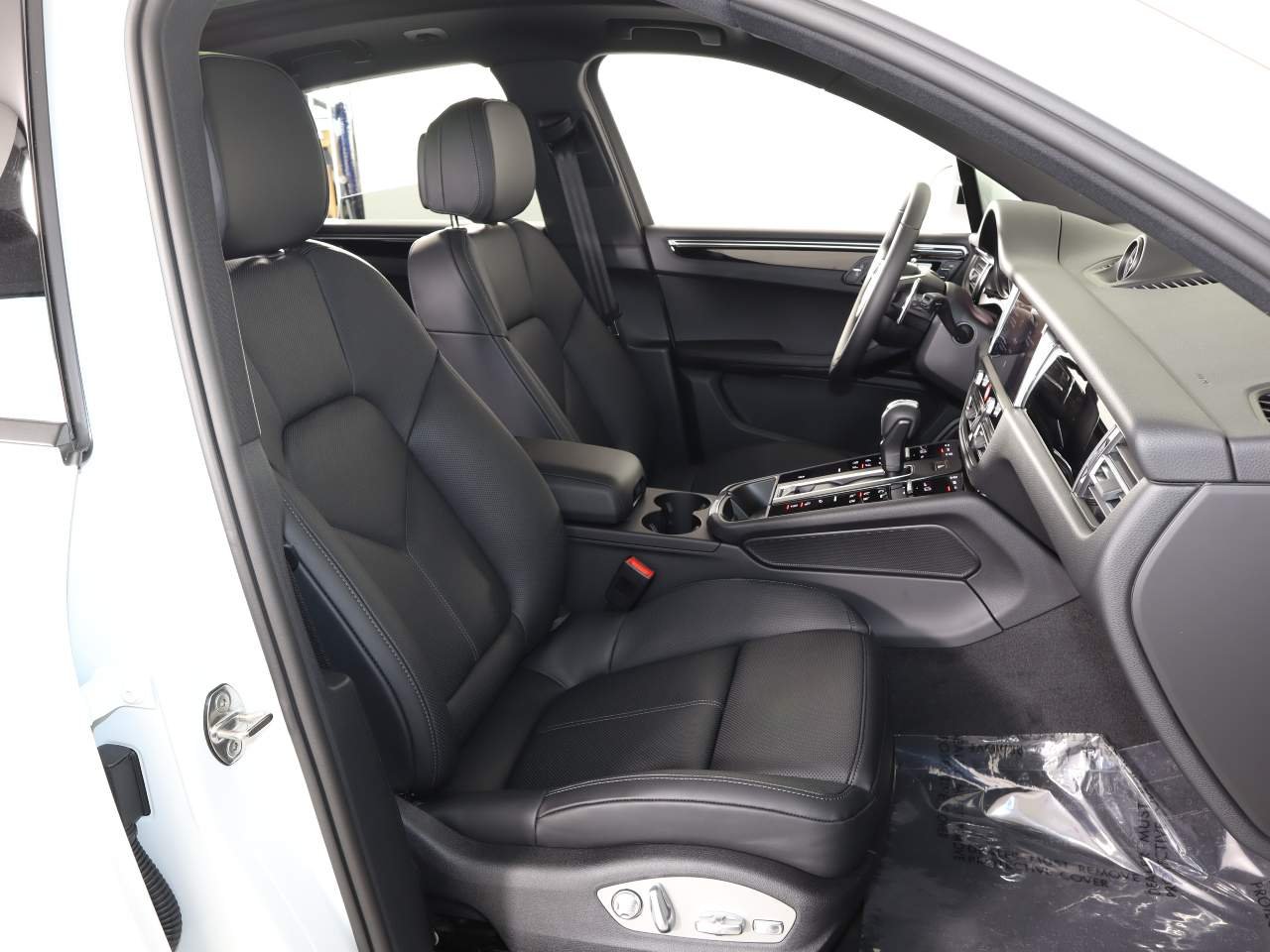 2025 Porsche Macan - Photo 20