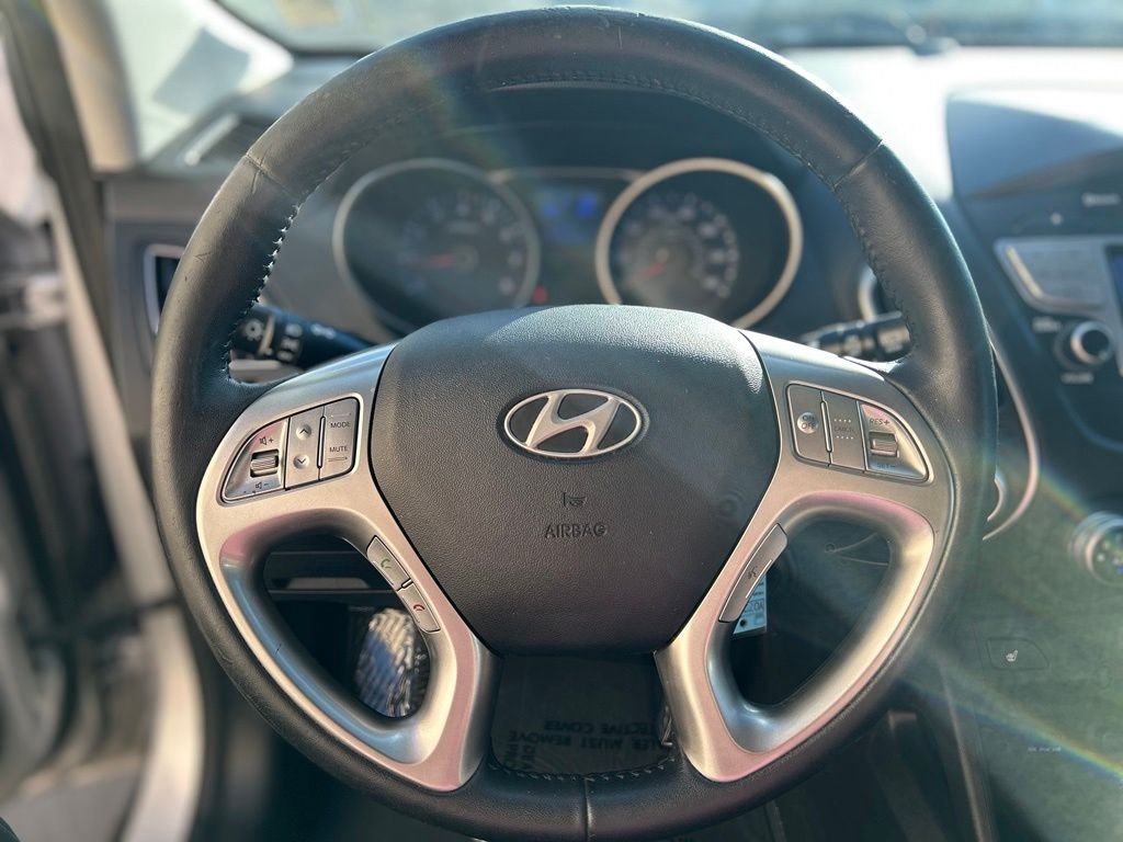 Used 2012 Diamond Silver Hyundai GLS image 24