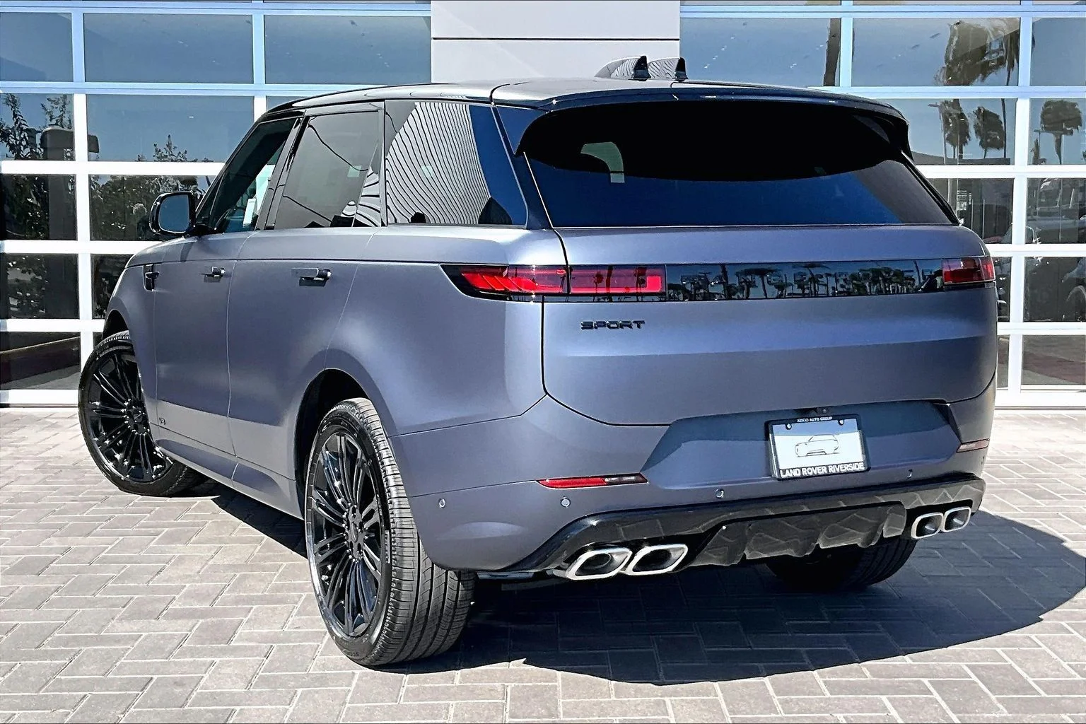 New 2026 Varesine Blue Land Rover Dynamic SE image 3