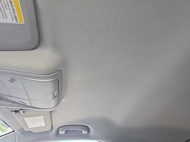 Used 2024 Summit White Chevrolet LT image 31
