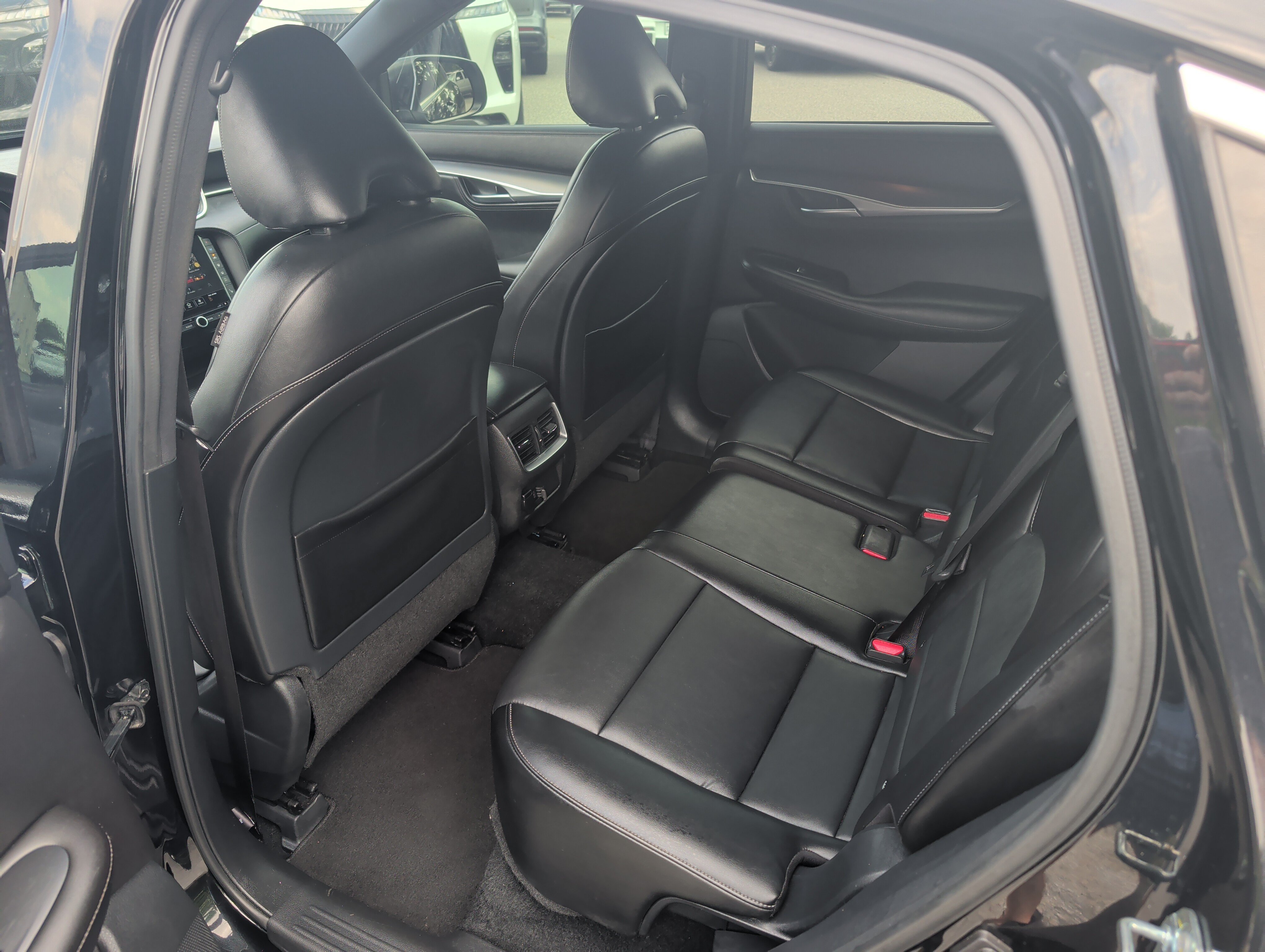 Used 2022 Mineral Black INFINITI LUXE image 9