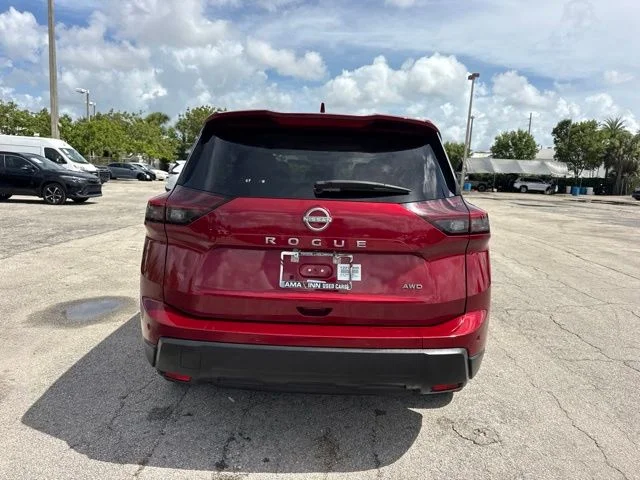Used 2025 Red Nissan SV image 4