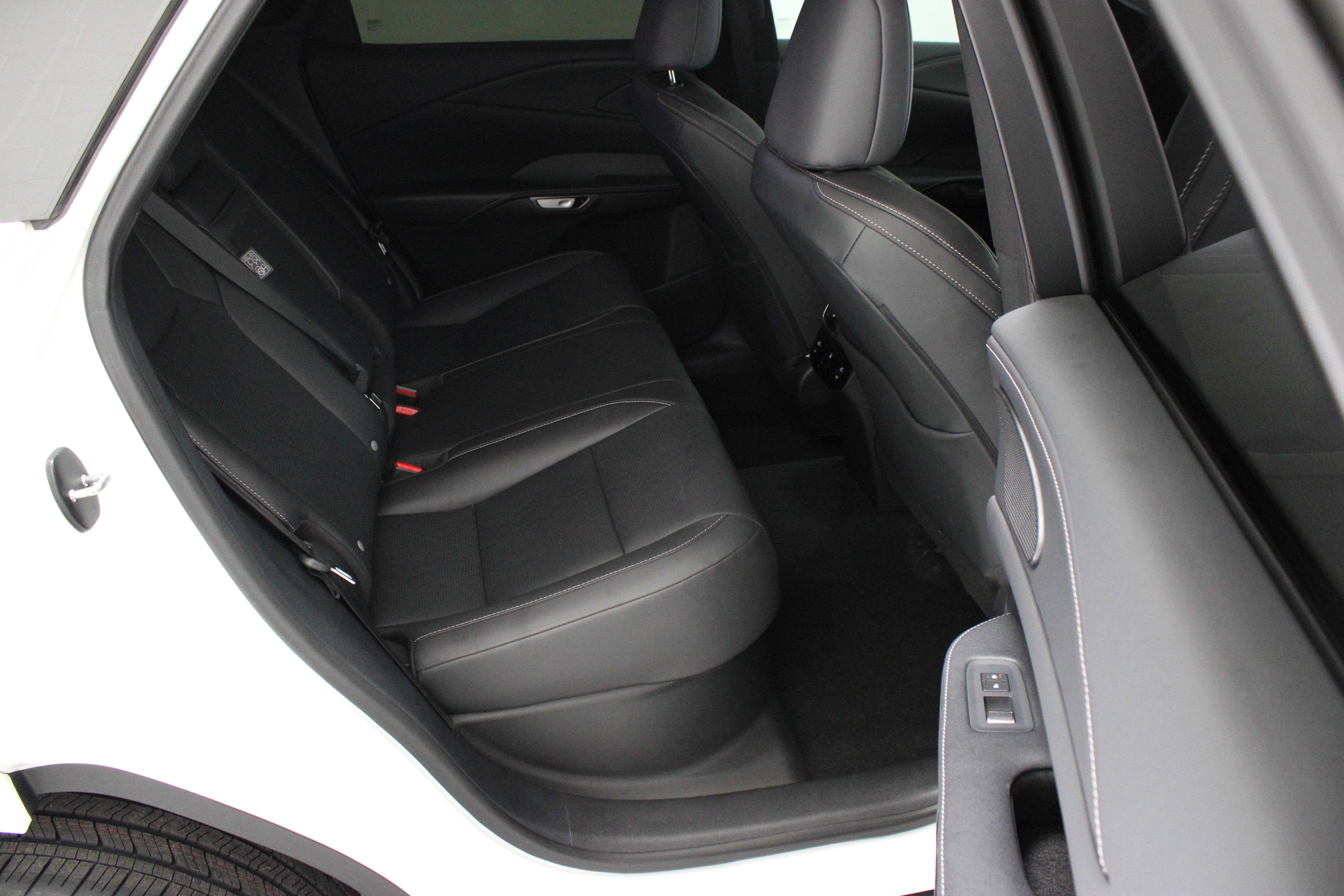 Used 2024 White Lexus RX 350 Premium Plus image 34