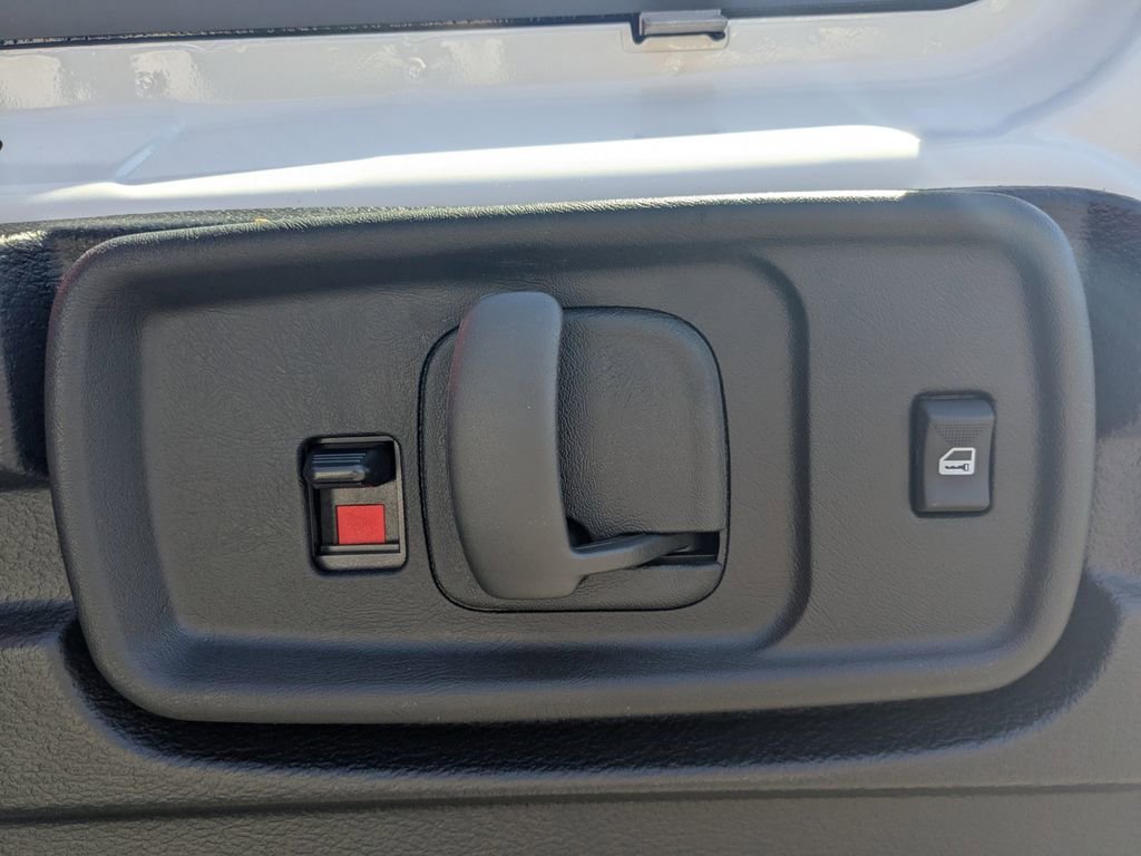 2025 Chevrolet Express Cargo Work Van - Photo 15