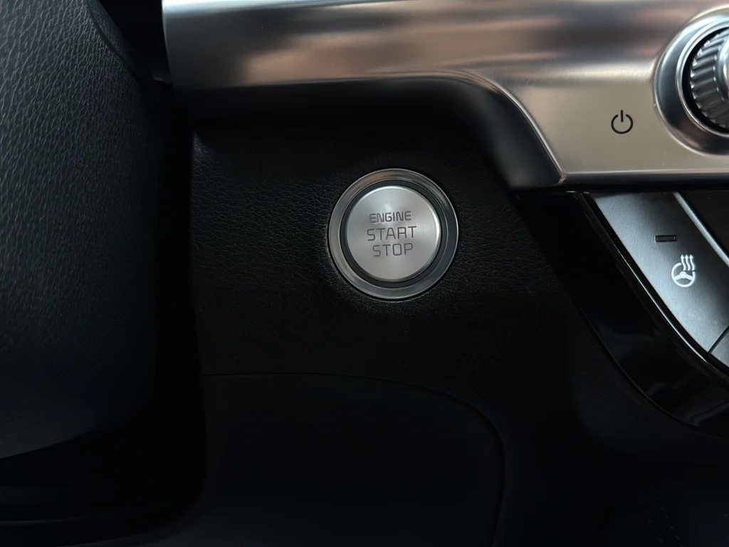 Used 2020 Snow White Pearl Kia EX image 15