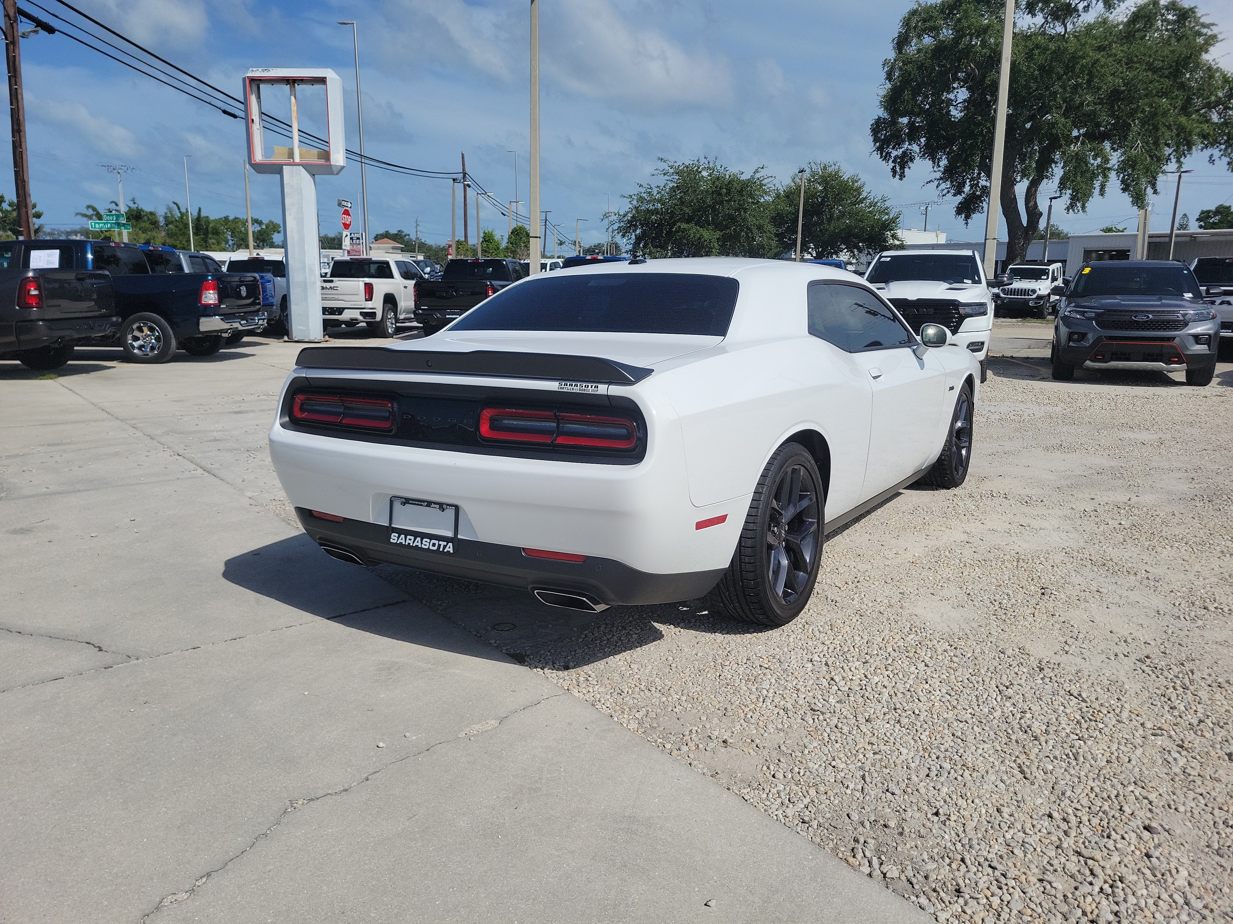 Used 2023 White Knuckle Clearcoat Dodge R/T image 7