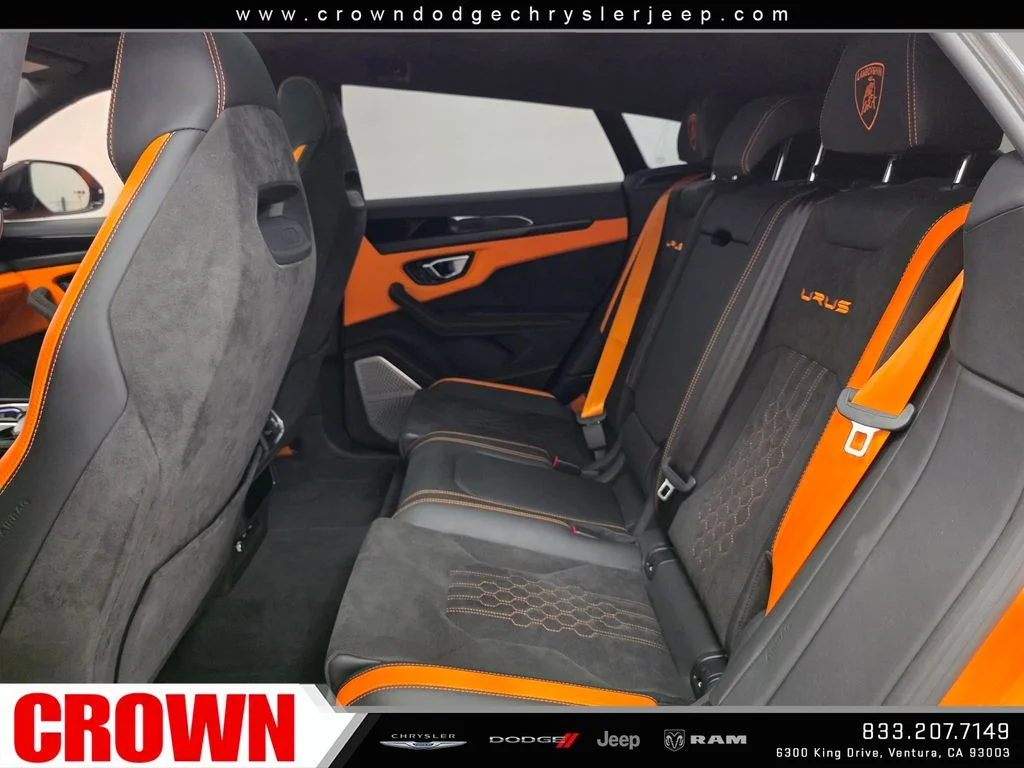 Used 2024  Lamborghini S image 30